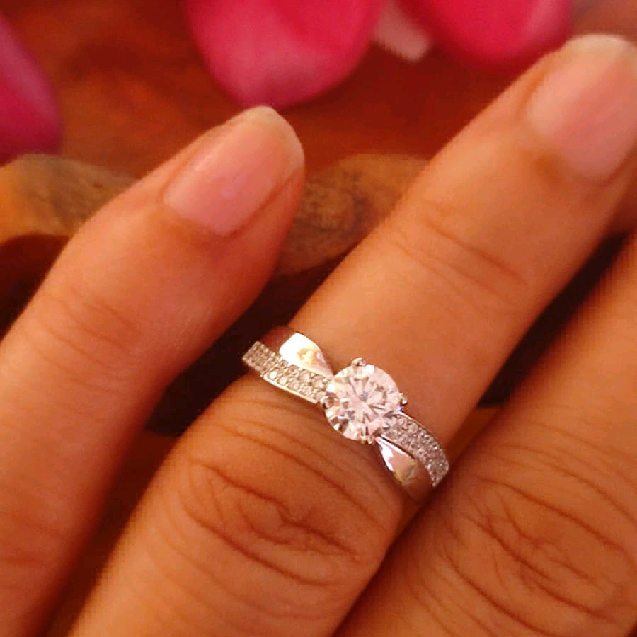 Round Cut CZ Silver Ring 